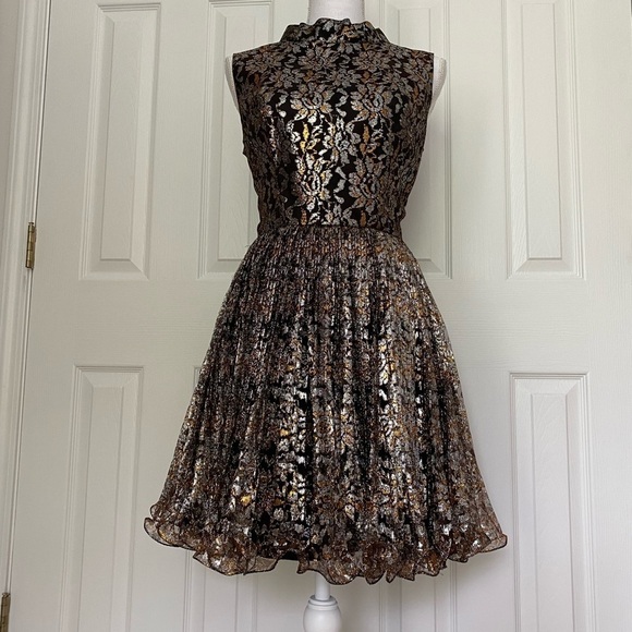 Lilli Diamond California- Vintage Collectors Lace Floral Metallic Mini Dress - Picture 6 of 13